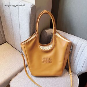 Ucuz Toptan Sınırlı Boşluk% 50 İndirim Çantası Süper Ateş Maillard Under Koltuklu Çanta Yeni Tote Banliyö Büyük Tek Omuz Crossbody