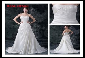 2015 A Line White Sweetheart Abiti da sposa Satin Court Train Pieghettato Appliques Abiti da sposa MZ0174229973