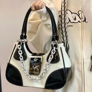 Omuz Çantaları Y2K Tatlı Serin Çantalar Kadınlar için Siyah Beyaz Tuval Patchwork Zinciri Vintage Bag 2024 Moda Koltuk