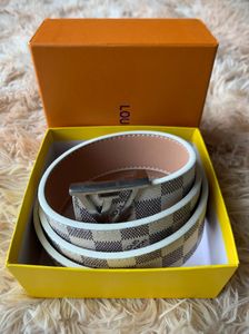 Дизайнер -модельер Lu Belt Brand 3,8 см гладкий пряжка Мужчины и женщины Дизайн 15 бизнес -классические старые цвета, можно сопоставить с дизайнерскими мешками.