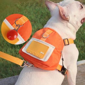 Mochila para transporte de cães, mochila de uso próprio para animais de estimação com coleira e coleira para viagens ao ar livre