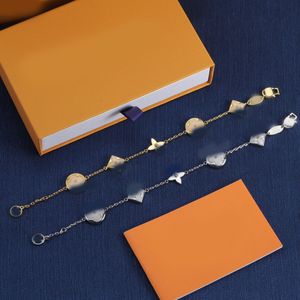 Lüks Kabuk Yonca Zincir Bileklik 18K Altın Gümüş Kaplama Cazibe Sagatlar Orijinal Tasarımcı Moda Kadın Bilek Bandı Kuff
