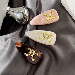 Saç klipleri barrettes tasarımcı markası fransız ördek romantik aşk hediye yeni moda basit stil aksesuarları cazibe lüks altın kaplama 33vg
