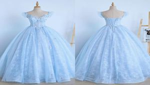 Açık mavi dantel quinceanera elbiseler el yapımı çiçekler alevli kollu benzersiz yaka arka tarafı arka prenses tatlı 15 parti 6290519