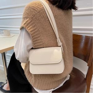 Omuz çantaları Flep Crossbody için Crossbody 2024 Bahar Düz renkli tasarımcı moda trend mini deri el çantaları ve cüzdanlar