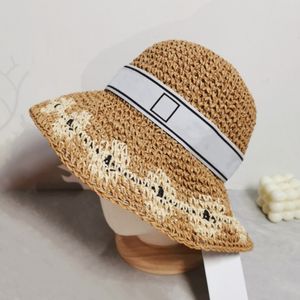 2024 Женская соломенная шляпа-ведро Дизайнерская кепка с широкими полями купольные пляжные шляпы с цветочным принтом Женские кепки с вышивкой 5A