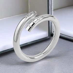 En lüks tasarımcı yüzüğü moda bayan kalp yüzüğü orijinal tasarım yüksek kaliteli aşk yüzüğü tedarik toptan açık rekreasyon resmi etkinlikler düğün dhgate