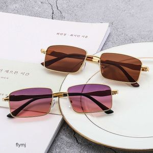 2 adet moda lüks tasarımcı 2023 güneş gözlüğü küçük kutu yüksek kaliteli metal güneş gözlüğü Instagram tarzı doğal güzellik ilahi araç nem ve UV koruması