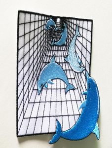 9595CM Cheap Blue Marine Organism Cartoon Cute Psychedelic Delfini World Ricamo Patch Iron on Patch per vestiti2872667