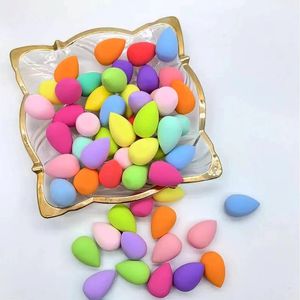 100pcs mini güzellik yumurta makyaj blender küçük yumuşak kozmetik puf makyaj sünger yastık vakfı toz sünger kadınlar güzellik aracı 240319