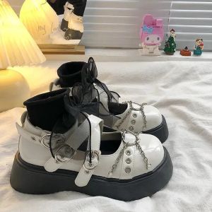 Botlar Kadın Japonya Okulu Üniforma Ayakkabı Metal Zincir Platform Lolita Gotik Ayakkabı Kadın 2023 Bahar Koleji Tarzı Patent Deri Pompalar