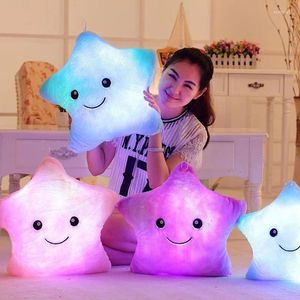 Yastık 34cm Yaratıcı Peluş Saç Oyuncak LED Işık Aydınlık Yumuşak Doldurma Pentagram Renkli Yıldız Yastık Çocuk Kız