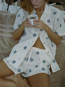 Женские футболки Gaono Женские пижамные комплекты из 2 предметов с цветочным принтом на пуговицах Топы с короткими рукавами и эластичные шорты Пижамы для сна Домашняя одежда