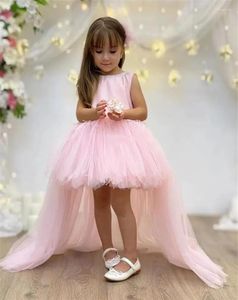Kız elbise pembe yüksek-düşük çiçek elbise o boyun incileri tüy dekorasyon büyük yay prenses doğum günü parti elbisesi ilk cemaat