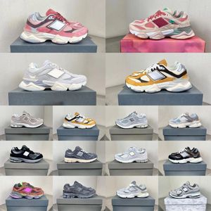 Yeni B Tasarımcı Ayakkabı Koşu Ayakkabıları Yeni 9060 2002R Koruma Paketi Erkekler için Pembe Hayalet Retro Retro Siyah Bulut Günlük Bollans Atletik Beden Sneaker 36-45 LYP