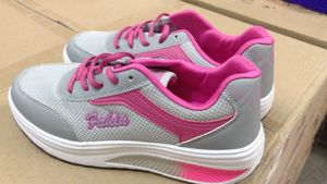 Tênis de tênis caminhadas para sapatos de grife de grife tênis feminino escalada de montanha ao ar livre Lady Lady Women Sport Shoes Big Size Compeititive Preço no 685
