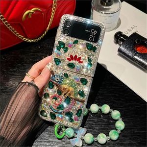 Samsung Z flip için lüks parıltılı telefon kılıfları 5 4 3 flip4 flip3 moda tasarımcı bling köpüklü rhinestone elmas mücevherli 3D kristal şok geçirmez kılıf
