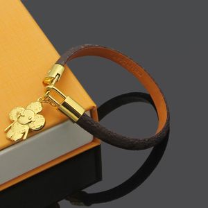 дизайнерский браслет женский браслет дизайнерский V буква Чихуахуа узор кожаный браслет Sun Flower кожаный браслет чихуахуа заводская цена Оптовая продажа