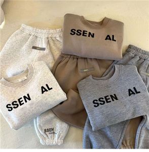 Fashion Kids Sport Essonti Clothing Sets Boys Girls Sweatshirt calça Velvet quente 2pcs Crianças de roupas de roupas