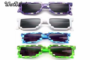 10pcslot Kids Sunglasses меньше размера cos play action toys sunglasses mosaic мальчики девочки дети пиксель Eyewares61025111111111111111111