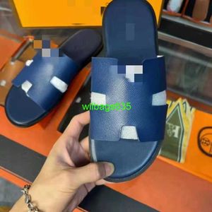 Erkek lzmir sandaletler deri terlik yaz softsole 2024 Yaz Güneydoğu Asya Asya Cross Border Cowhide Yüz Erkek Serin Terlik Mavi Kenar Outhoo Logo HBIH
