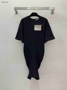 Tasarımcı Elbise Kadın Elbise Marka Etekleri Kısa Kollu Moda Logosu Düz Renk Bel Kat Tasarım Elbise Kadınlar Lüks İnce Uzun Etek Mar 27