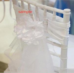 2015 Rüschen Weiß 3D Blume Organza Romantisch Schöne Stuhlschärpe Stuhlhussen Hochzeitsdekorationen Hochzeitszubehör Probe G019972390