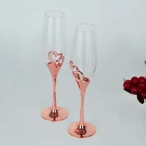 Бокалы для вина Розовое золото Бокал для шампанского Набор на высоких ножках Свадебный подарок в форме сердца Алмазный кристалл Красный