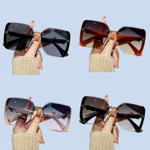 Occhiali da Sole Uomo Güneş Gözlüğü Kadınlar için Alaşım Çerçevesiz Dikdörtgen Büyük Boy Tasarımcı Gözlük Optik Reçine Lensler Gözlük Moda Aksesuarları GA0127 C4