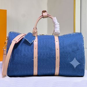 Tasarımcı Duffle Bag Luxury Bag Denim Tote Çanta Bagaj Çanta Keepall Çanta Hafta Sonu Çanta Tasarımcı Omuz Çantası Yüksek Kalite Fermuarı Çantalar Altın Donanım Deri Kayış