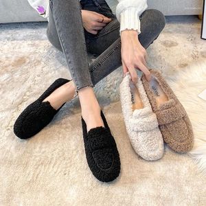 Sıradan Ayakkabı Kadınlar 2024 Kıvırcık Lambswool Düz Sonbahar Kış Kış Dışarıda Giyim Kuzu Loafers Siyah Bej Kaşmir Tembel Saç Artı Boyutu 43