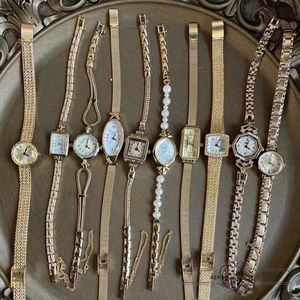 18-каратное позолоченное латунное кольцо Женские часы Кварцевый браслет Алмазная цепочка Маленький циферблат Роскошные дамы высокого качества для подарка Винтаж 240320