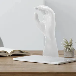 Dekoratif tabaklar el şekli ekran tutucu takı modeli eldivenleri raf modelleme halkası stant tablo üstü gösteriyor