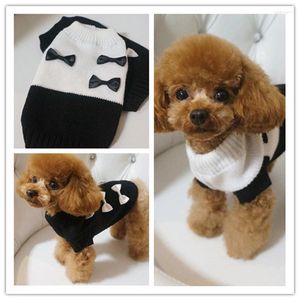 Köpek giyim, evcil hayvan için siyah beyaz dikiş kazak kedi bowknot