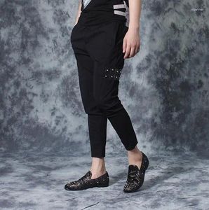 Erkekler Pantolon Punk Kişilik Erkek ince ayak bileği uzunluğu pantolonlar erkekler gündelik patchwork perçin sıska erkekler yenilik siyah pantalon homme