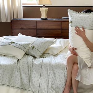 Yatak Seti Moda Kişilik Uzun Başlıklı Pamuk 4 PCS JACQUARD YÜKLEŞİK KAPAK YATAK KAPAK NANTONG EV Tekstil Toptan