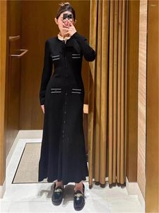Sıradan Elbiseler Kadın Siyah Orta Uzunluklu Elbise Çiçek Trim İnce Bahar 2024 Bayanlar Uzun Kollu Tek Göğüslü Elegant Mizaç Çoruğu