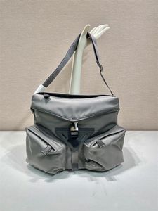 PARD Designer Omuz Çantası Lüks Saffiano Deri Crossbody Çantalar Zarif Tasarım Eşitli Doku Sofistike Zamansız Stil Kova Çantası R6