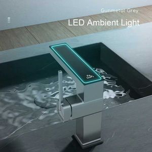 Banyo lavabo muslukları LED ışık havzası musluk akıllı hidroelektrik dijital ekran banyo yıkama tabanca sıcak soğuk su karışıcı musluk mutfak lavabo muslukları