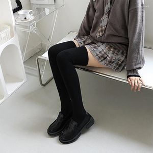 Kadınlar Japon için beyaz buzağı, basit dikey şerit sonbahar kış zayıflama çorapları moda genç gündelik diz