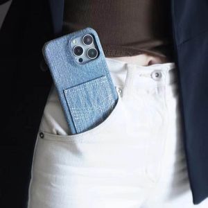 Деним-текстурированный держатель ткани карманный телефон для карманного телефона для Apple iPhone 15 Pro Max 14 плюс 13 12 Cowboy Style Camera Lens Bump Shell Back Cover Coque Fundas Blue88