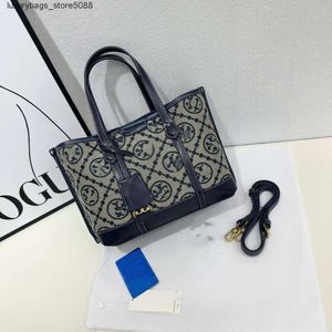 Luxury Crossbody Bag Designer% 50 indirim ile markalı omuz çantaları satıyor Yeni Kore çantası tek omuz diyagonal küçük kare büyük sırt çantası trendybje9