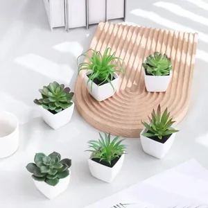 Dekoratif Çiçekler 6 PCS (1SET) Yapay Bitki Evergreen Bonsai Yaşayan Evlerde Dekorasyonlu Yatak Odası Yemek Odası Ofis Masa Pencereleri