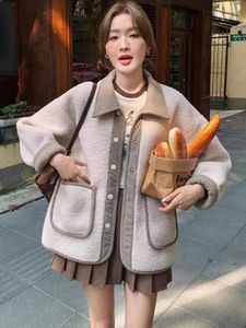 Женские куртки выключите шлюшке для воротника свободная повседневная имитация ягненка, женщина, корейская мода сплайсированная зима теплая верхняя одежда 2024