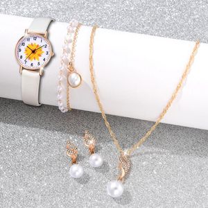 Relógios de pulso Mulheres brancas 5pcs/conjunto de girassol Dial Dial Watch Wristwatch Strap de couro com jóias de pérolas artificiais Presente para mamãe