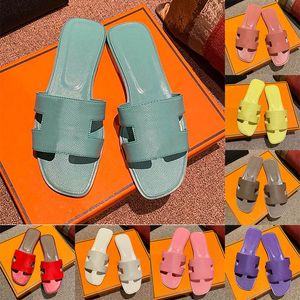 Tasarımcı Kadınlar Lüks Sandalet Moda Klasik Ayakkabıları Kadın Tasarım İç Mekan Duş Odası Günlük Terlik Yaz Dış Kapı Plajı Sandal Mavi Siyah Beyaz Renkli 35-42