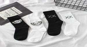 Fork Fashion Brand Brand Mid Tube Socks Co Назовите те же носки, корейские, хараджуку, спортивные чулки Men039s и женщины 039s Black and WH4087686