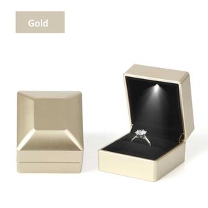 Mücevher Kutuları Yüzük Kutusu LED Işık Teklif Nişanı Kolye Kutuları Mücevher Hediye Kırmızı Şarap Yüzük Kılıf Düğün Sevgililer Günü Yıldönümü