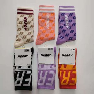 Erkek Çoraplar Yeni Çoraplar Çocuklar Güney Koreli Nerdy Renkli Orta Kap Havlu Alt mektup Ins Trendy Çoraplar TRMC