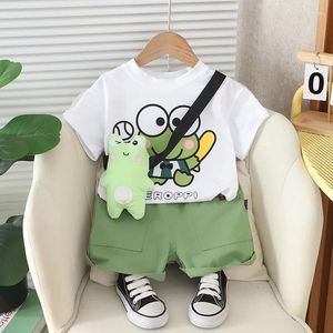 Giyim Setleri 2024 Tasarımcı Bebek Erkek Çocuklar İçin 18 Aylık Yaz Kıyafetleri Karikatür Kurbağa Kısa Kollu Tişörtler ve Tulumlar Erkek Kıyafetler Seti